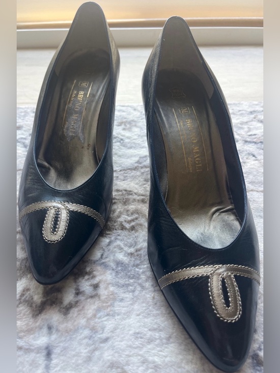 Bruno Magli Shoes - Vintage Bruno Magli Navy blue Leather Pointed Toe Pumps with Silver Accent